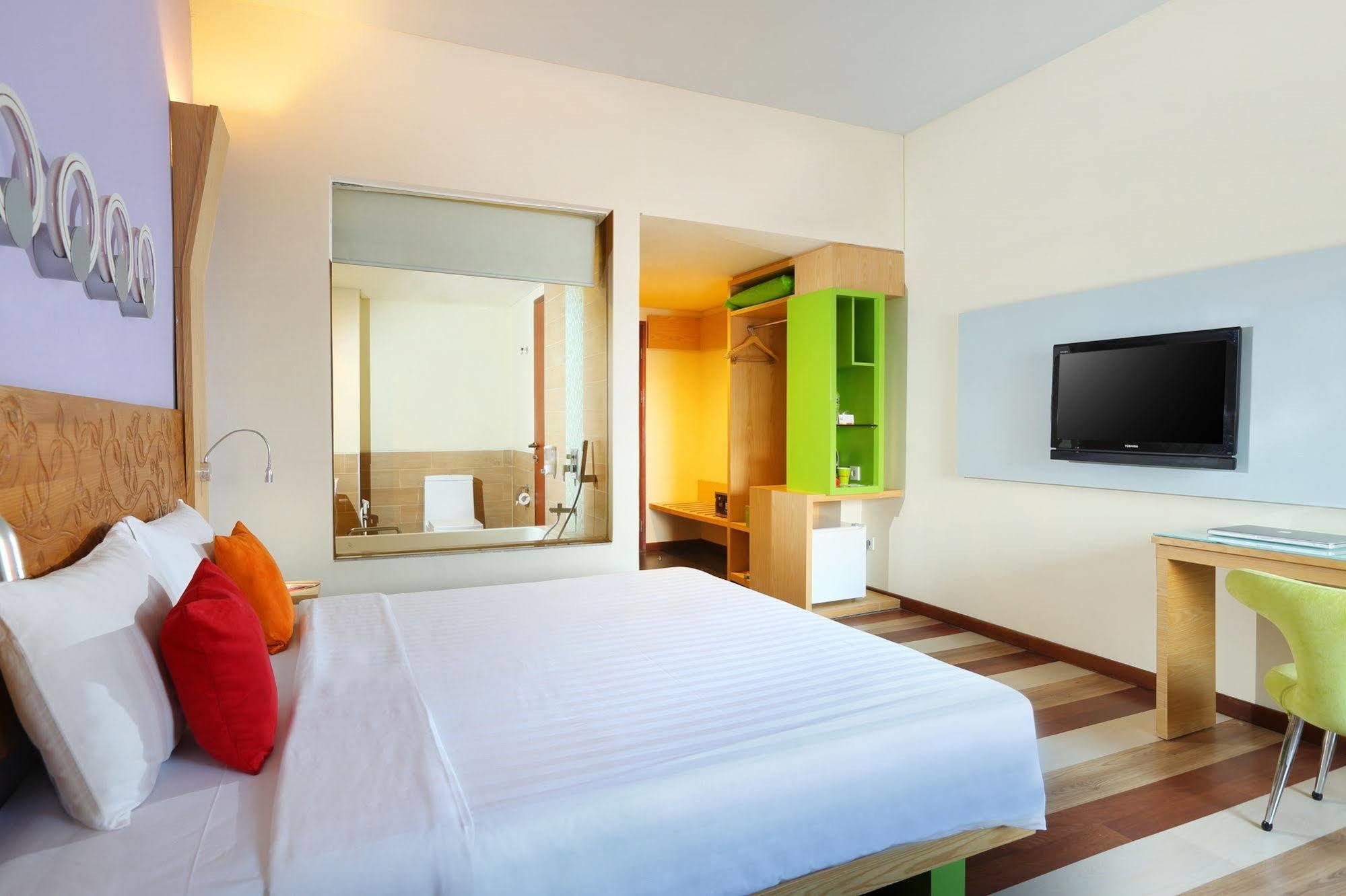 Ibis Styles Yogyakarta Exterior foto